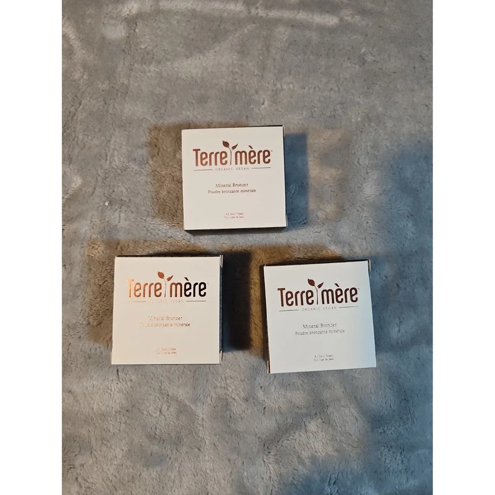 terre mere Organic Vegan Mineral Bronzer 9g O.31 Oz Each.